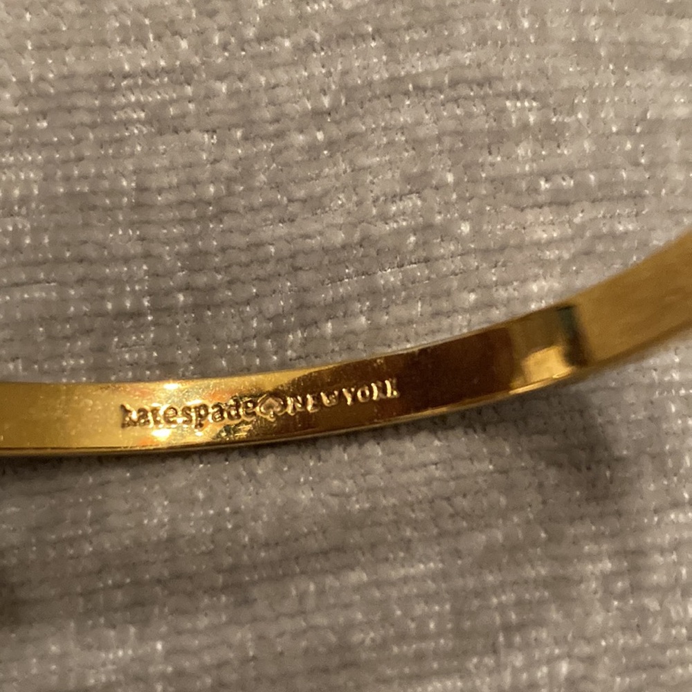 Kate Spade ♠️ Black and Gold Clasp Bracelet - Picture 4 of 4